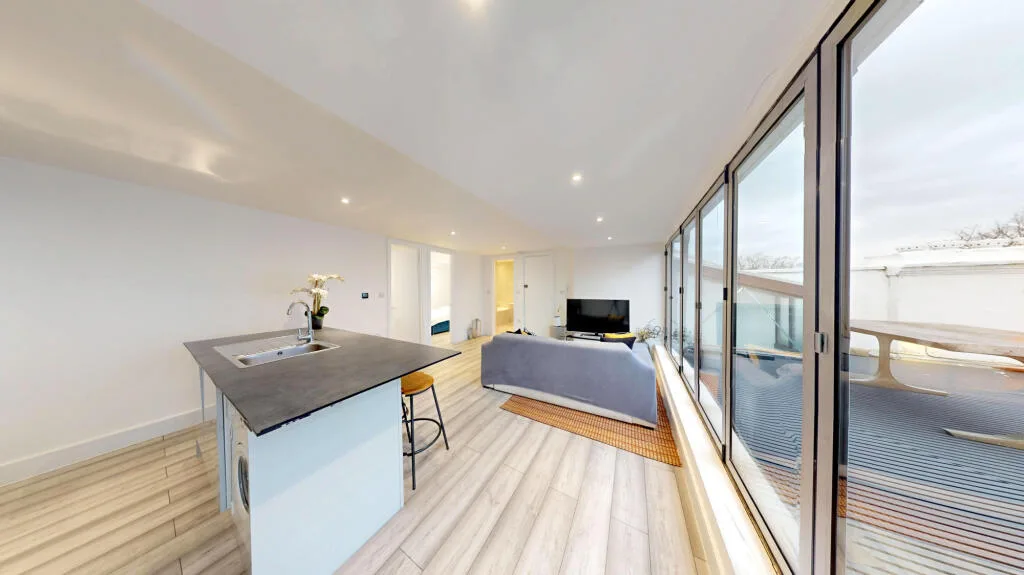 2 bedroom penthouse for rent