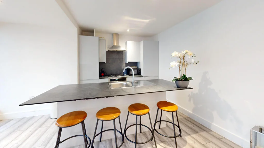 2 bedroom penthouse for rent