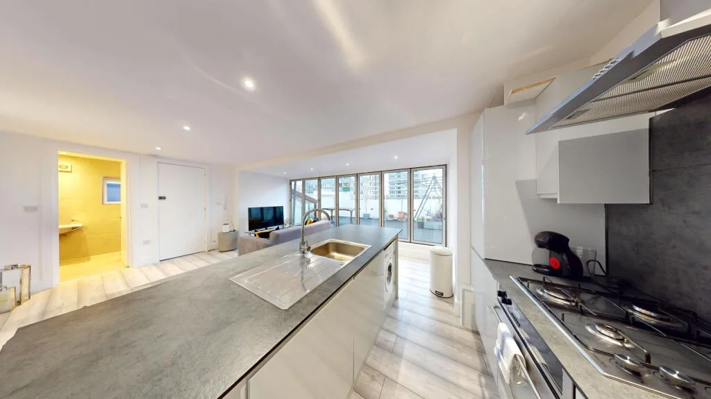 2 bedroom penthouse for rent