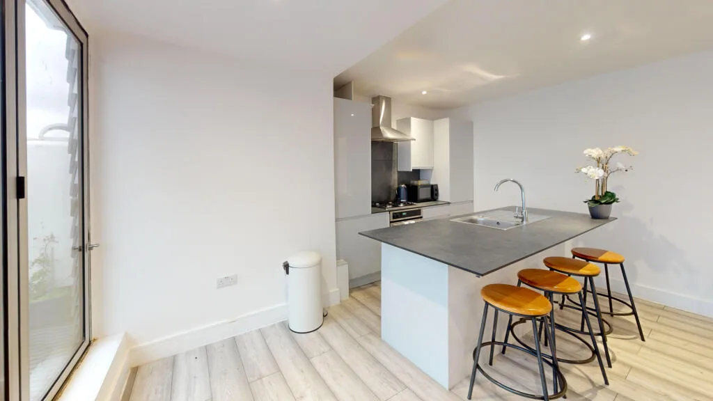 2 bedroom penthouse for rent