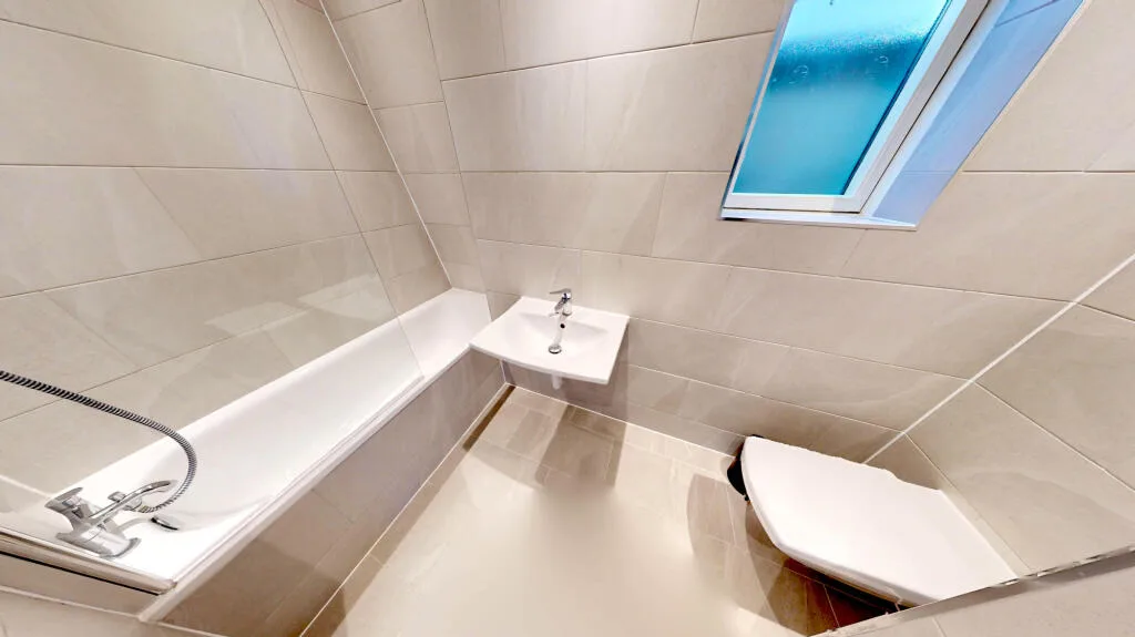 2 bedroom penthouse for rent