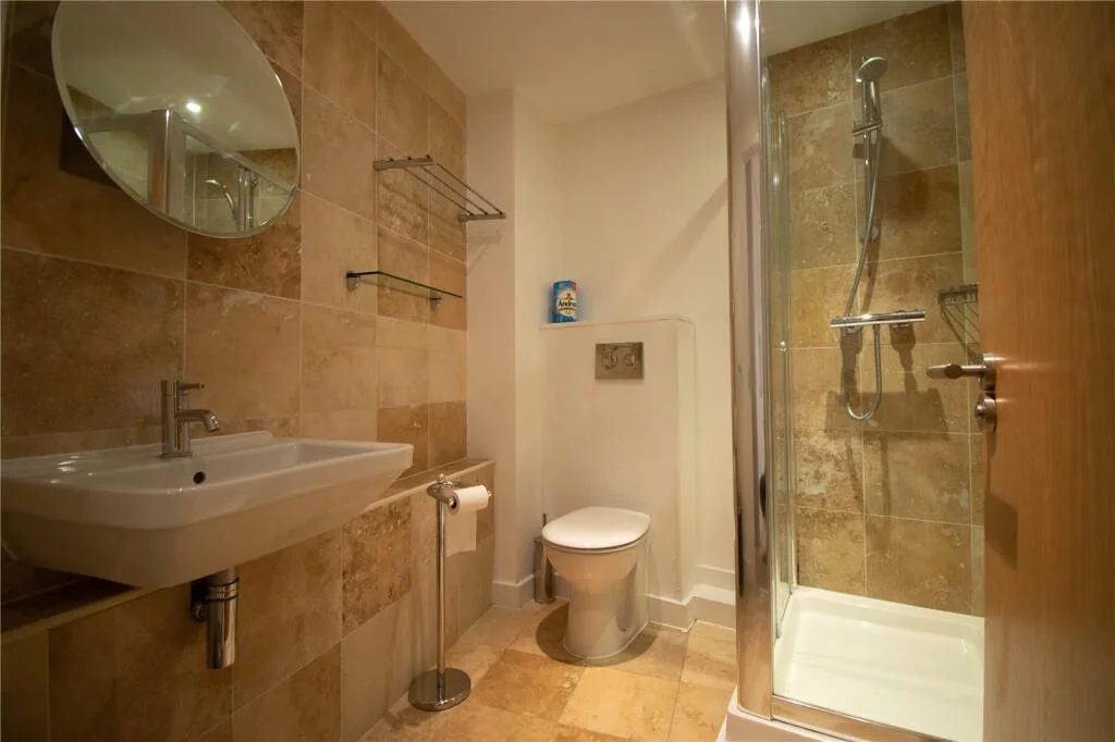 3 bedroom maisonette for rent