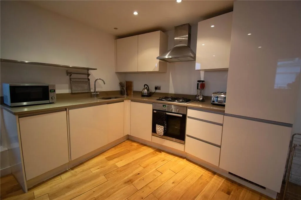 3 bedroom maisonette for rent
