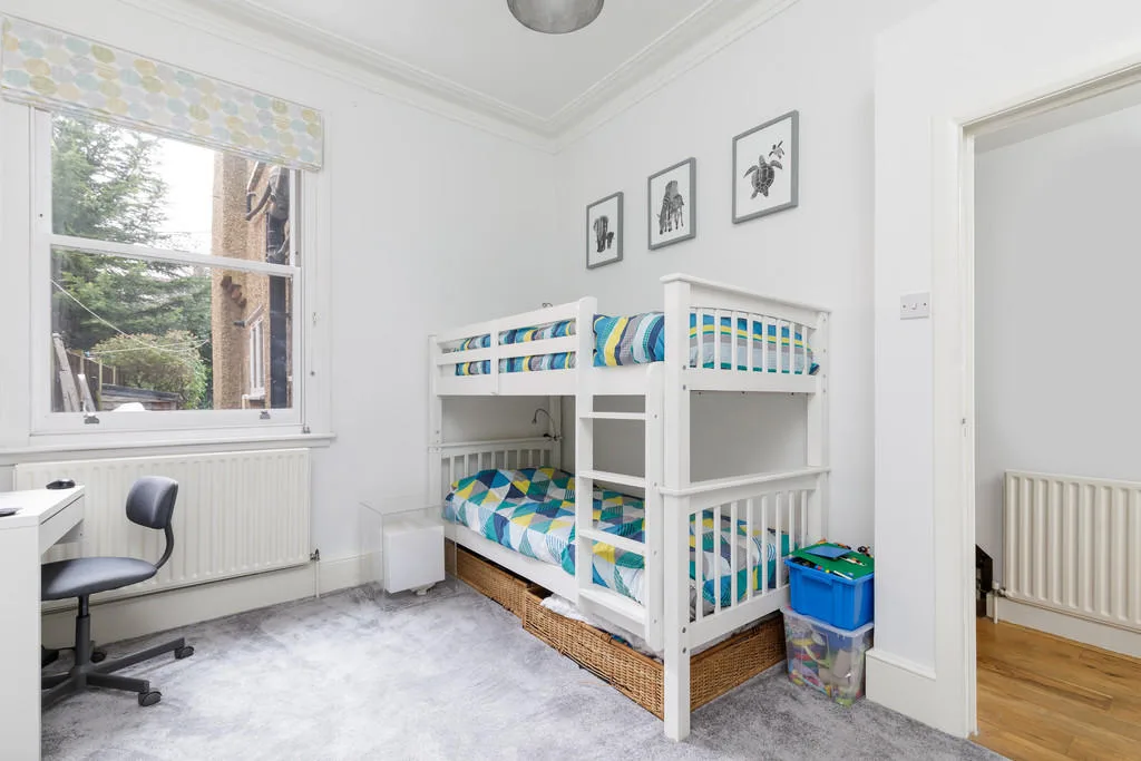 2 bedroom ground floor flat for rent