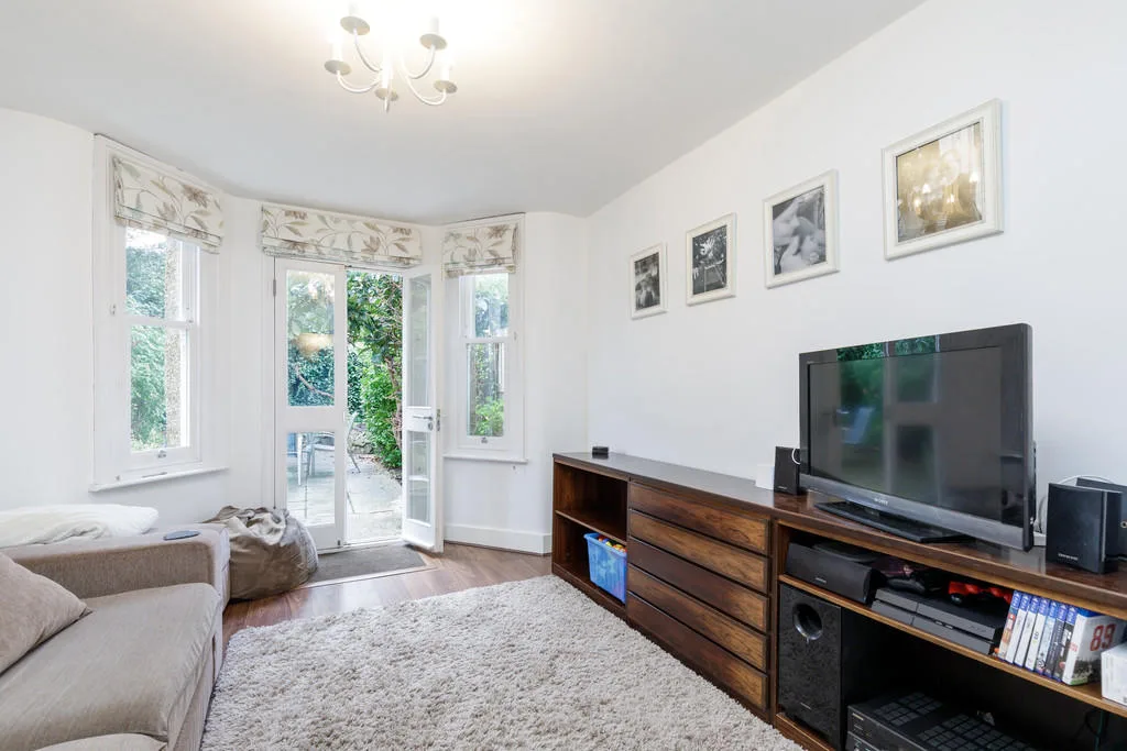 2 bedroom ground floor flat for rent