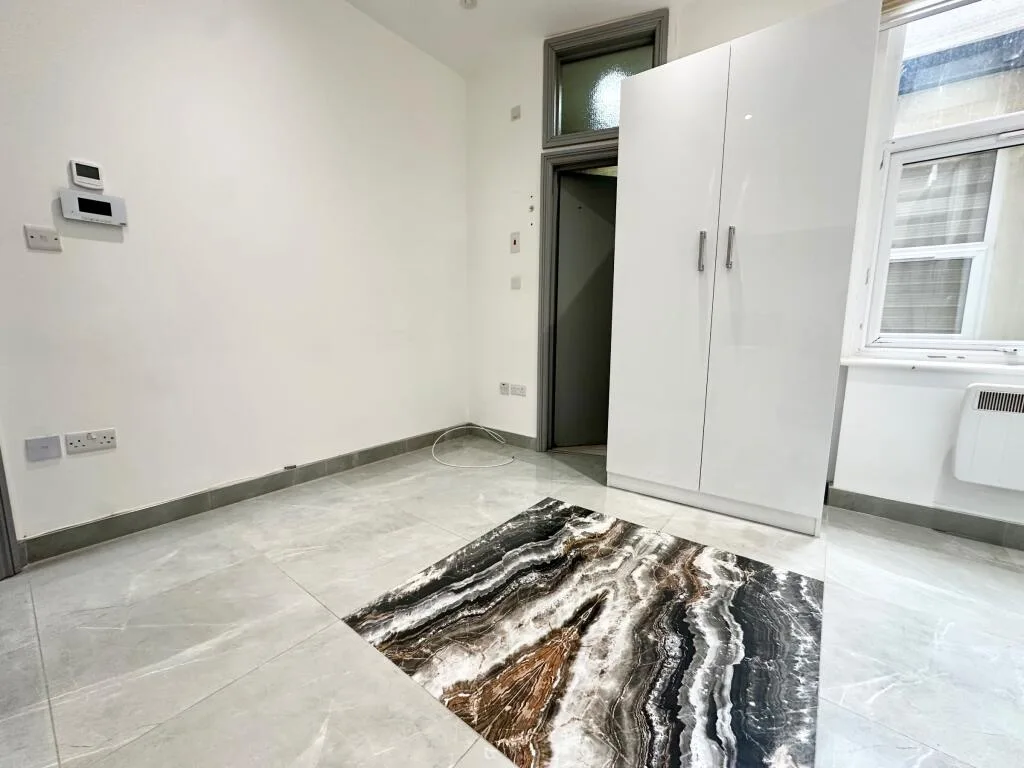 Studio flat for rent