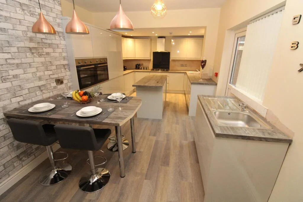 7 bedroom house share for rent