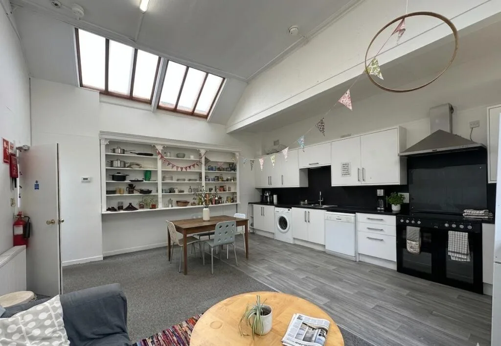 4 bedroom flat for rent
