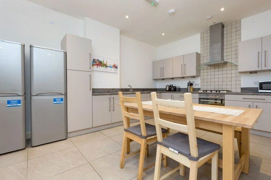 5 bedroom apartment for rent