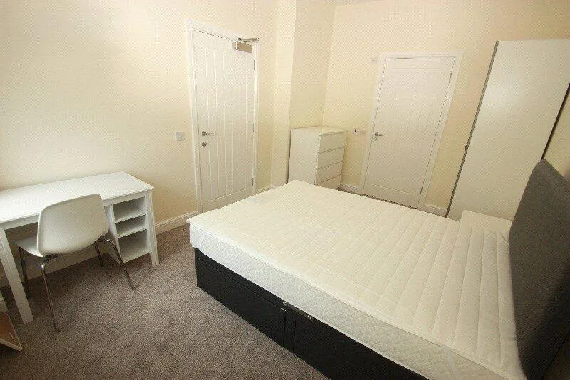 5 bedroom apartment for rent