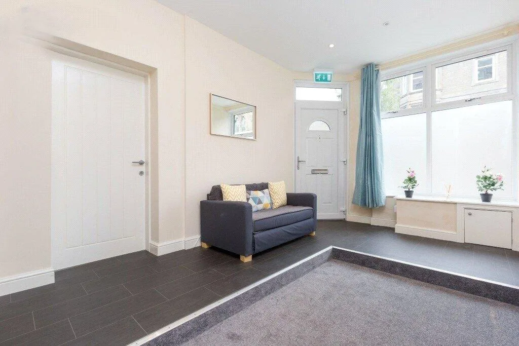 5 bedroom apartment for rent