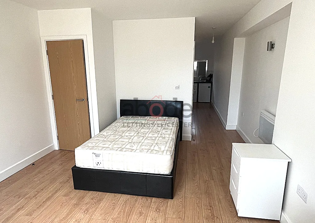 Studio flat for rent