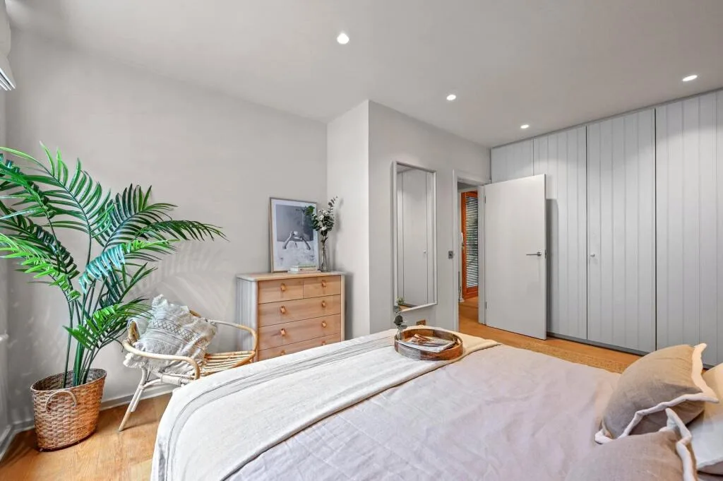 2 bedroom mews property for rent