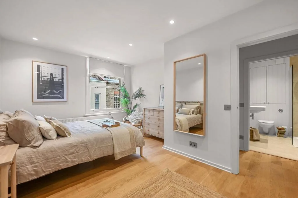 2 bedroom mews property for rent