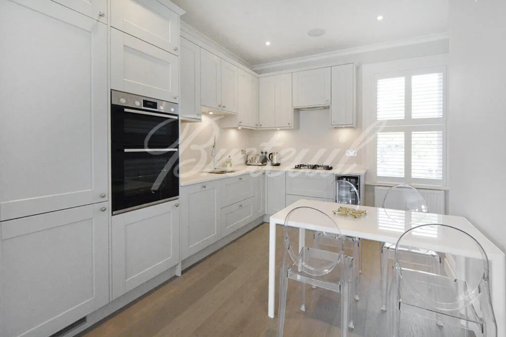 3 bedroom maisonette for rent