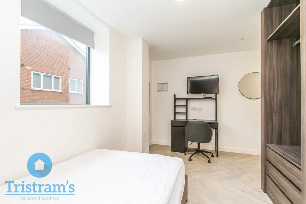 5 bedroom apartment for rent