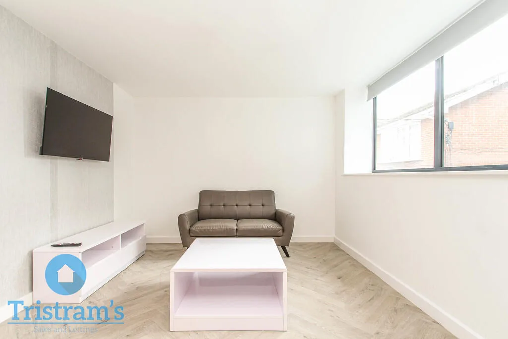 5 bedroom apartment for rent