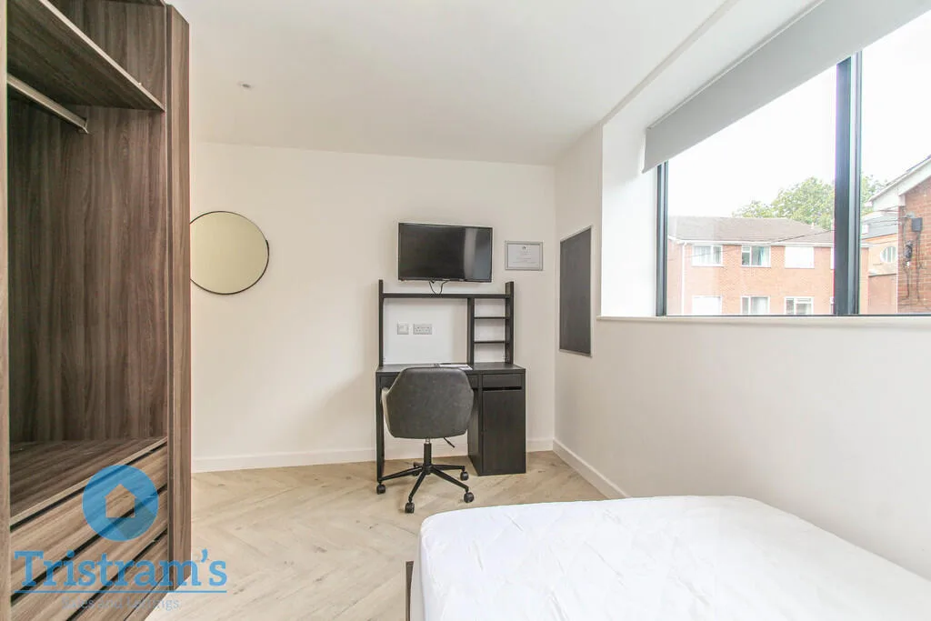 5 bedroom apartment for rent