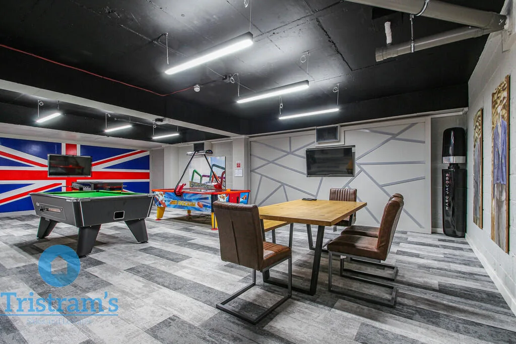 5 bedroom apartment for rent
