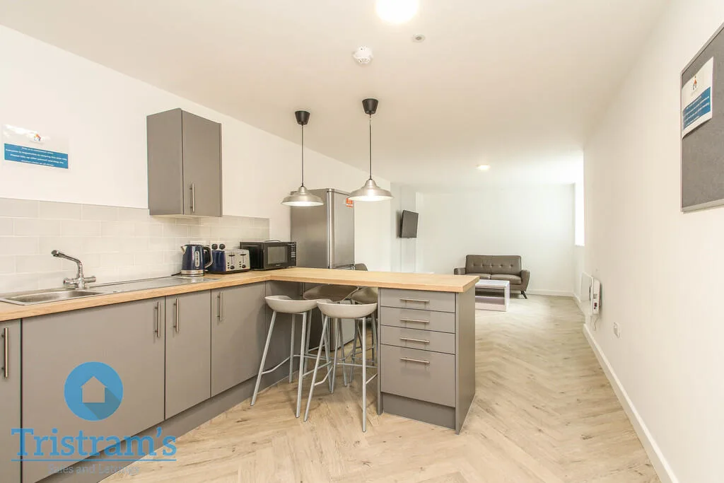 5 bedroom apartment for rent