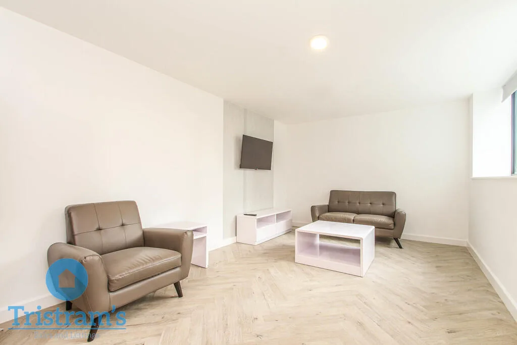 5 bedroom apartment for rent
