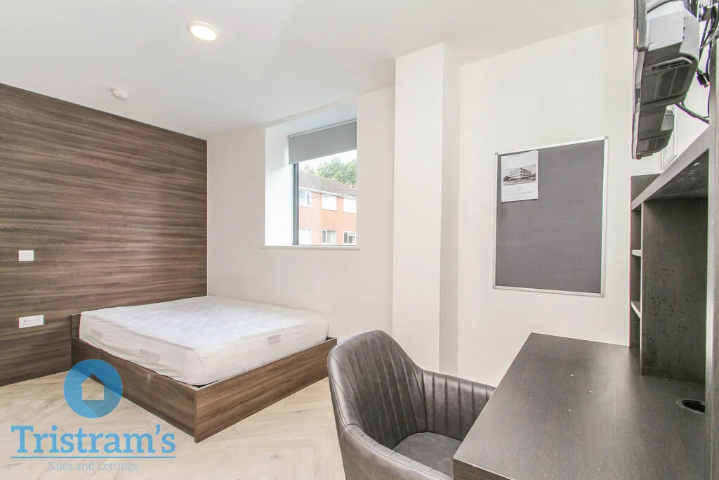 5 bedroom apartment for rent