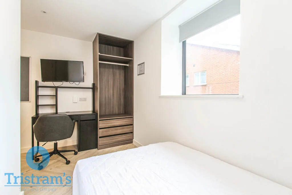 5 bedroom apartment for rent