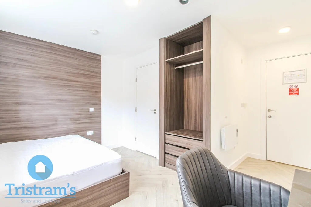 5 bedroom apartment for rent