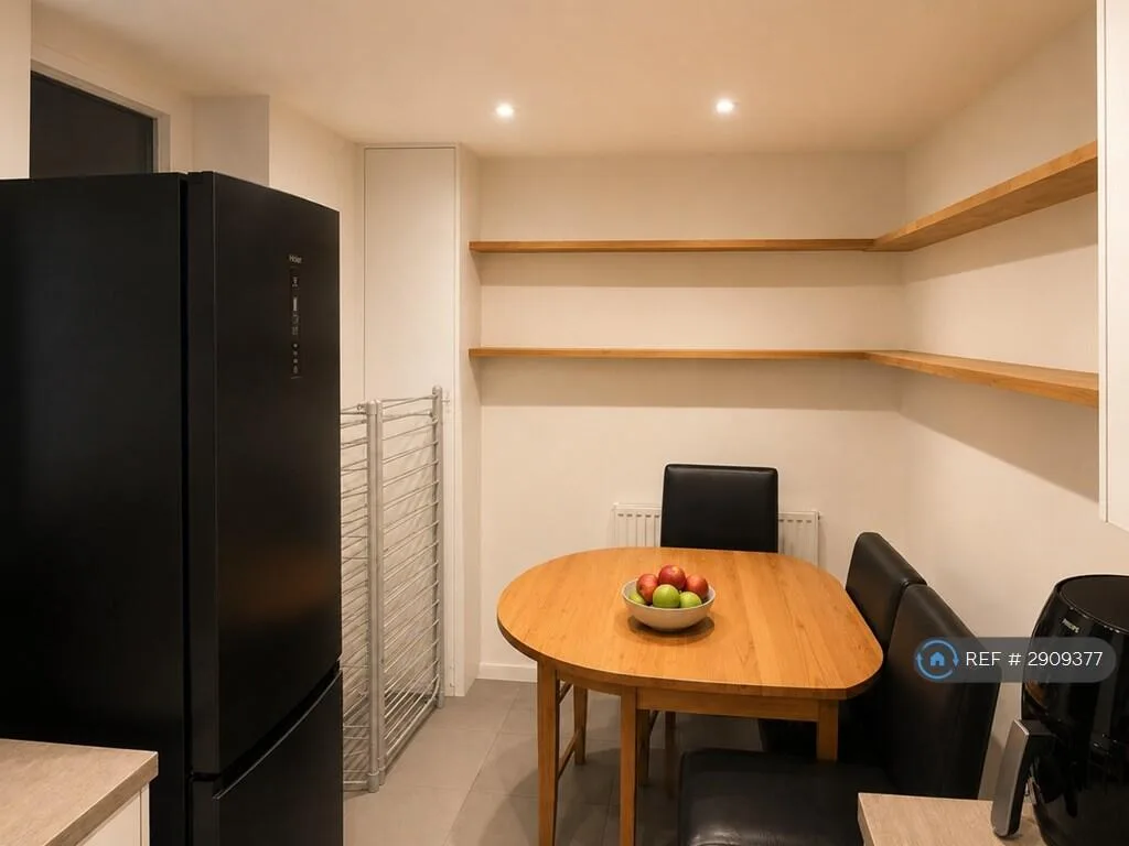 2 bedroom maisonette for rent