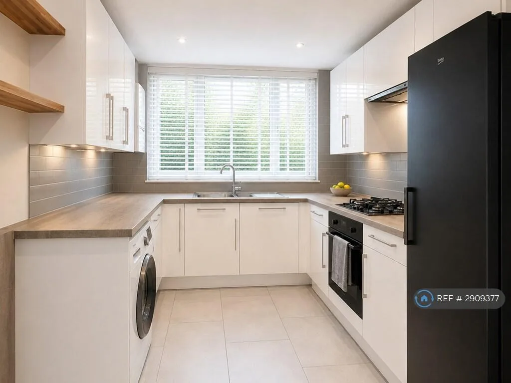 2 bedroom maisonette for rent