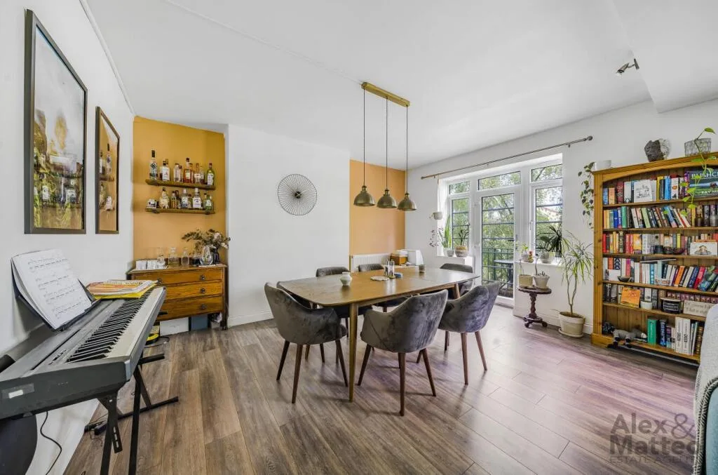 3 bedroom flat for rent