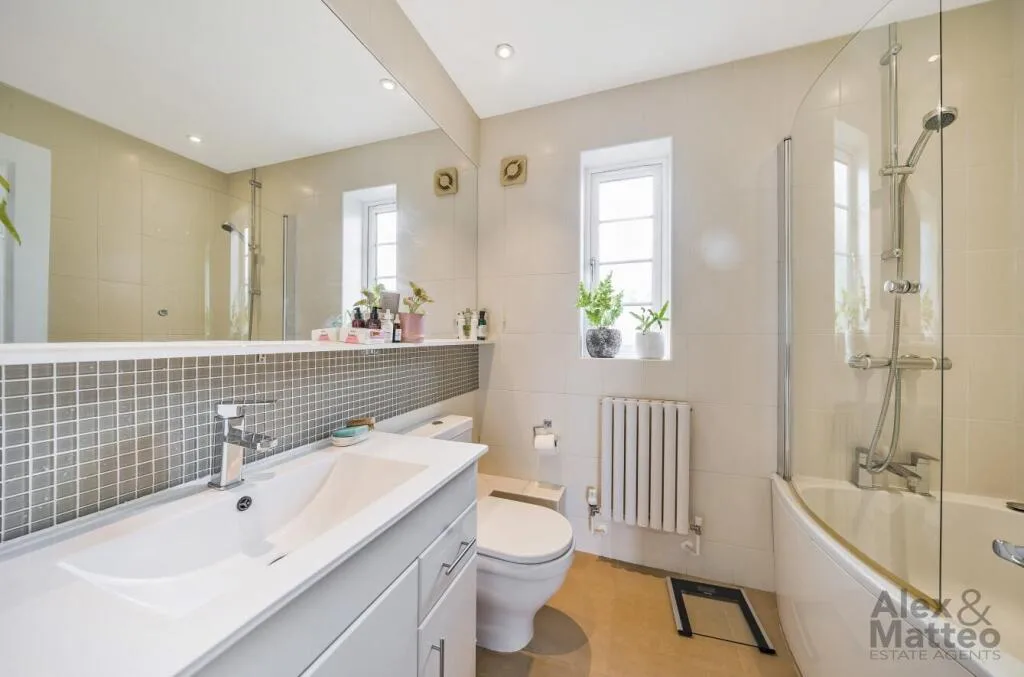 3 bedroom flat for rent
