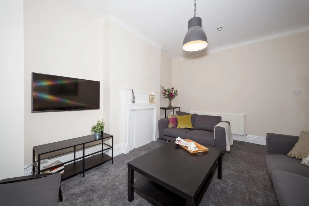 1 bedroom house share for rent