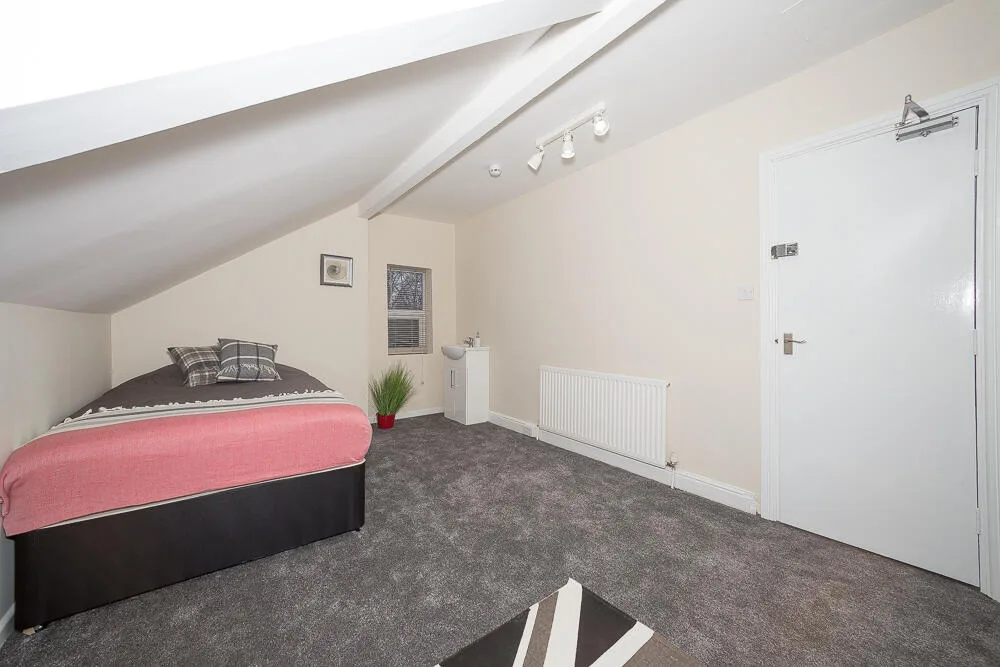 1 bedroom house share for rent