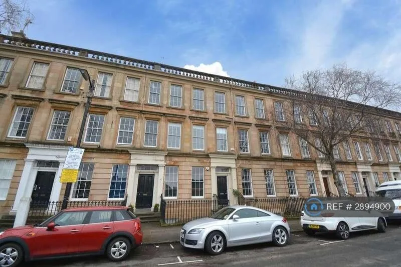 5 bedroom flat for rent