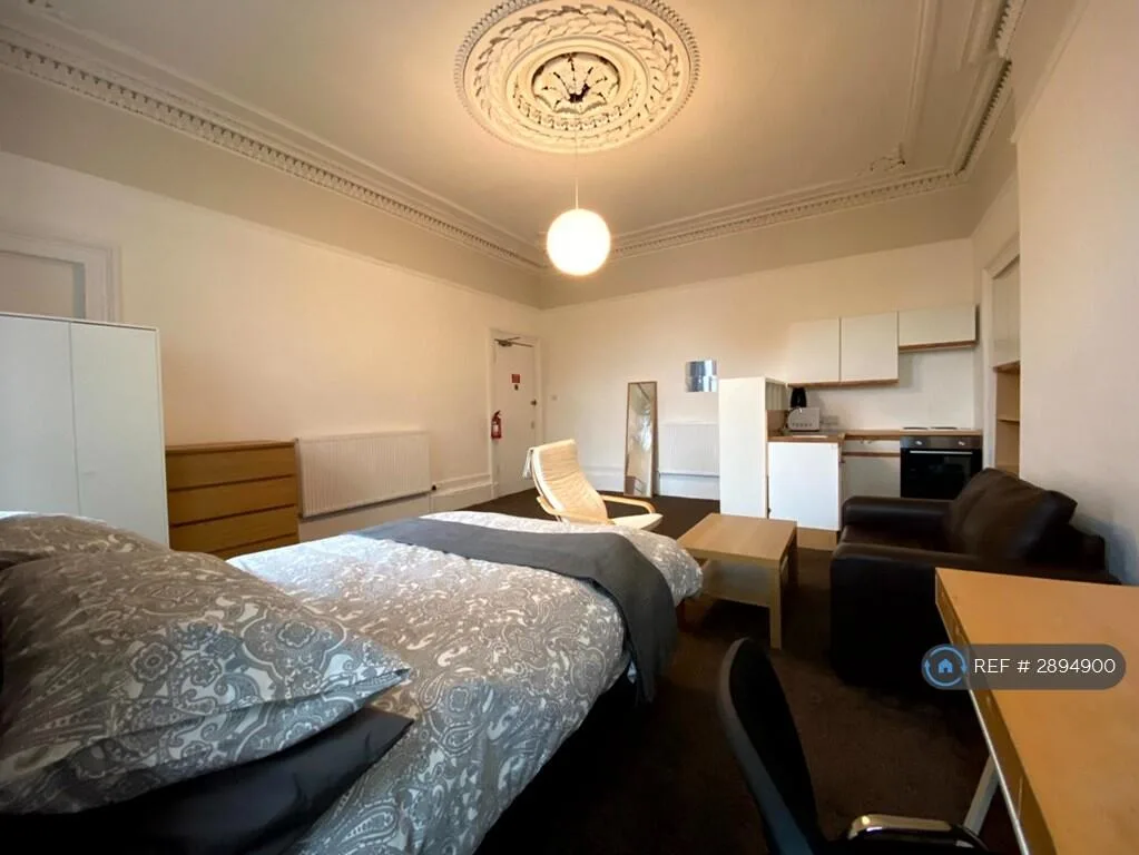5 bedroom flat for rent