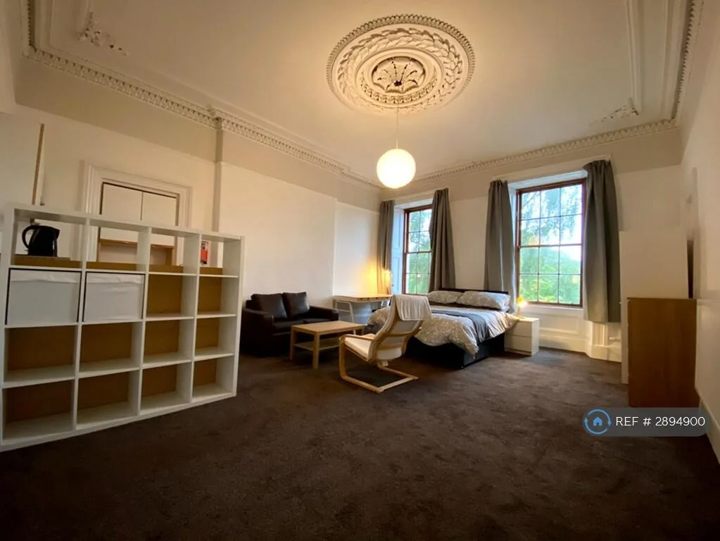5 bedroom flat for rent