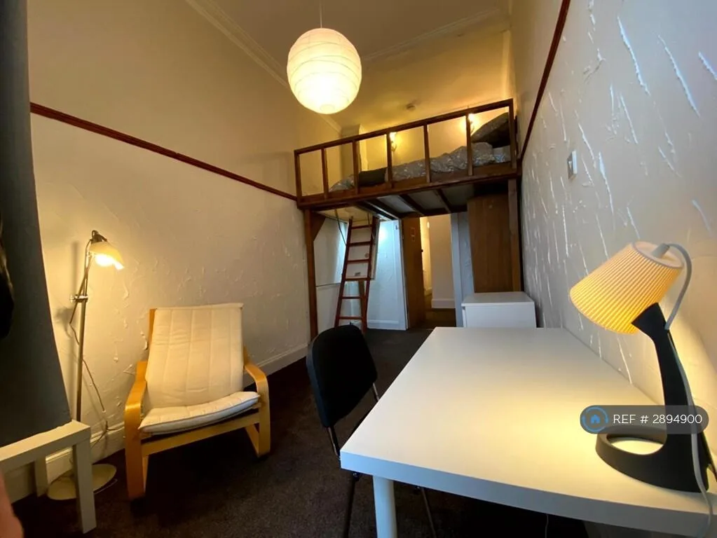 5 bedroom flat for rent