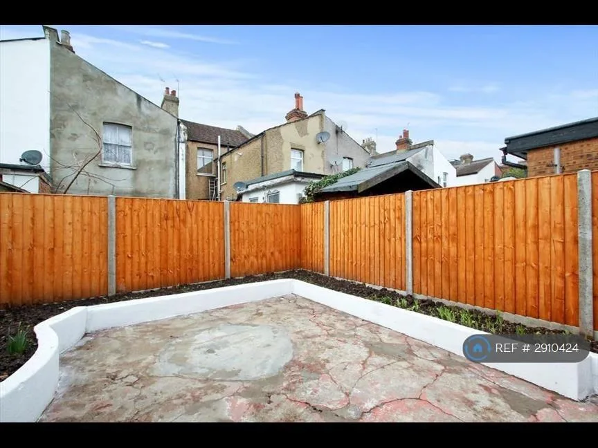 4 bedroom terraced house for rent
