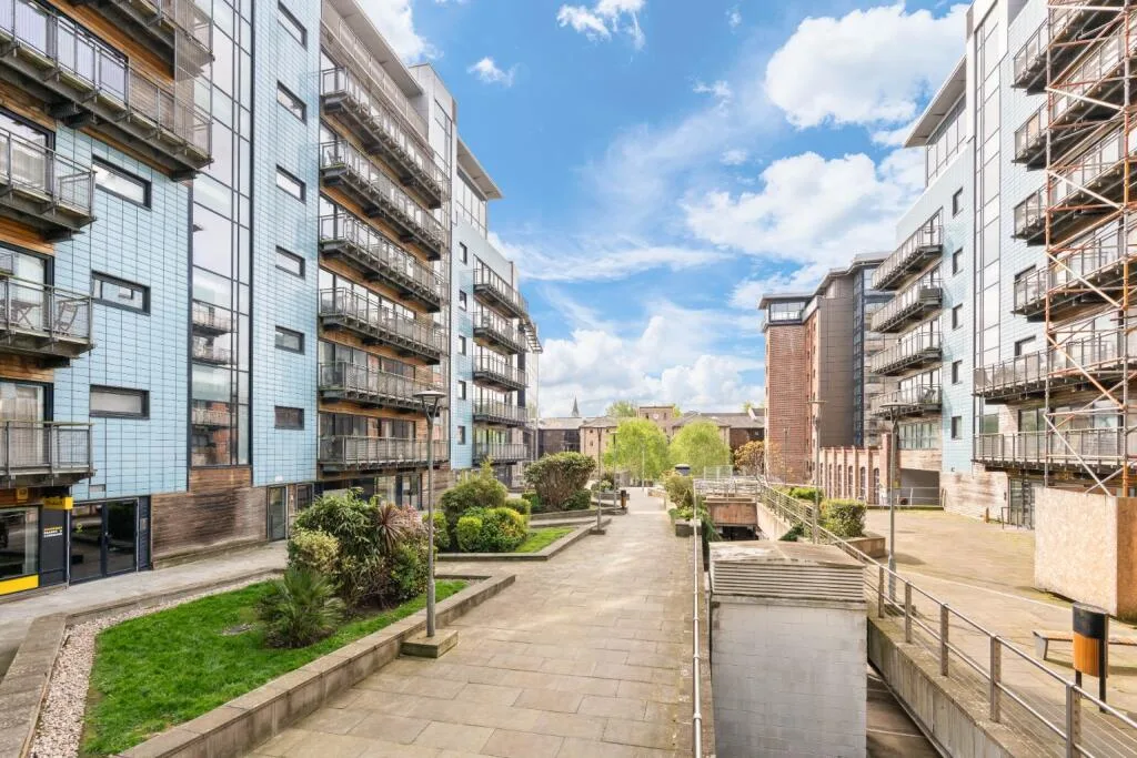 2 bedroom flat for rent