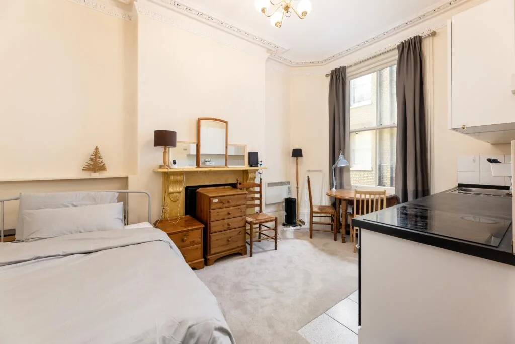 Studio flat for rent