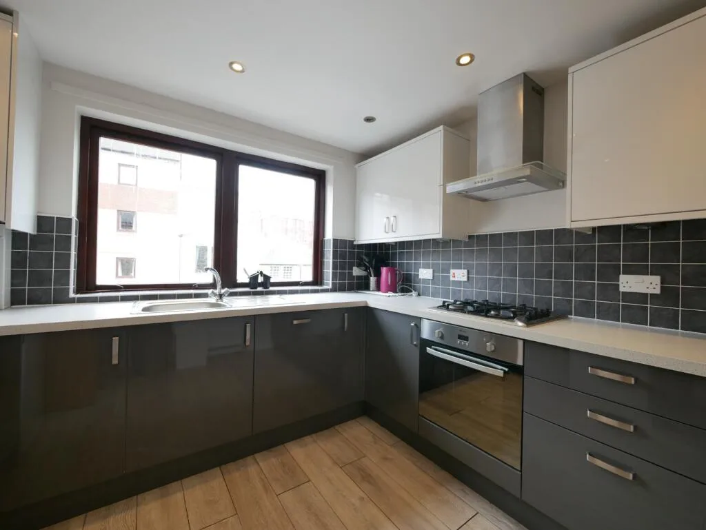 3 bedroom flat for rent