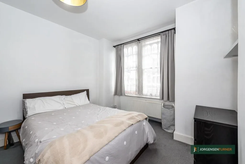 2 bedroom maisonette for rent