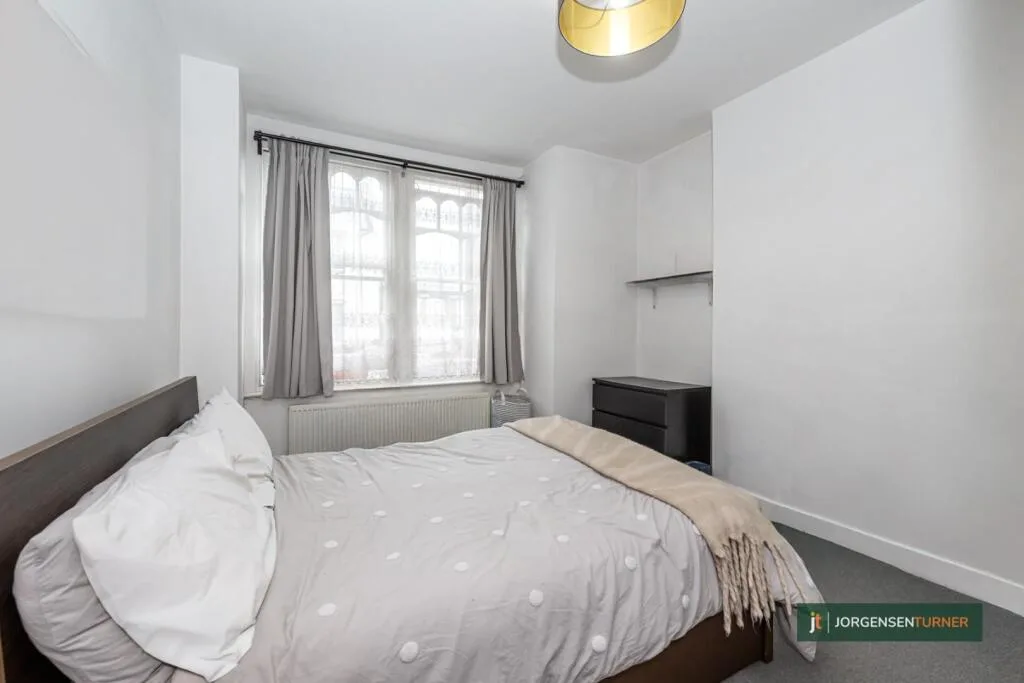 2 bedroom maisonette for rent