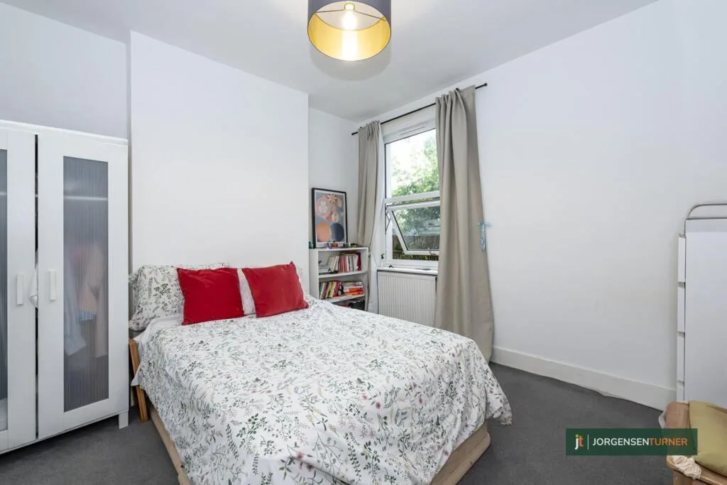 2 bedroom maisonette for rent