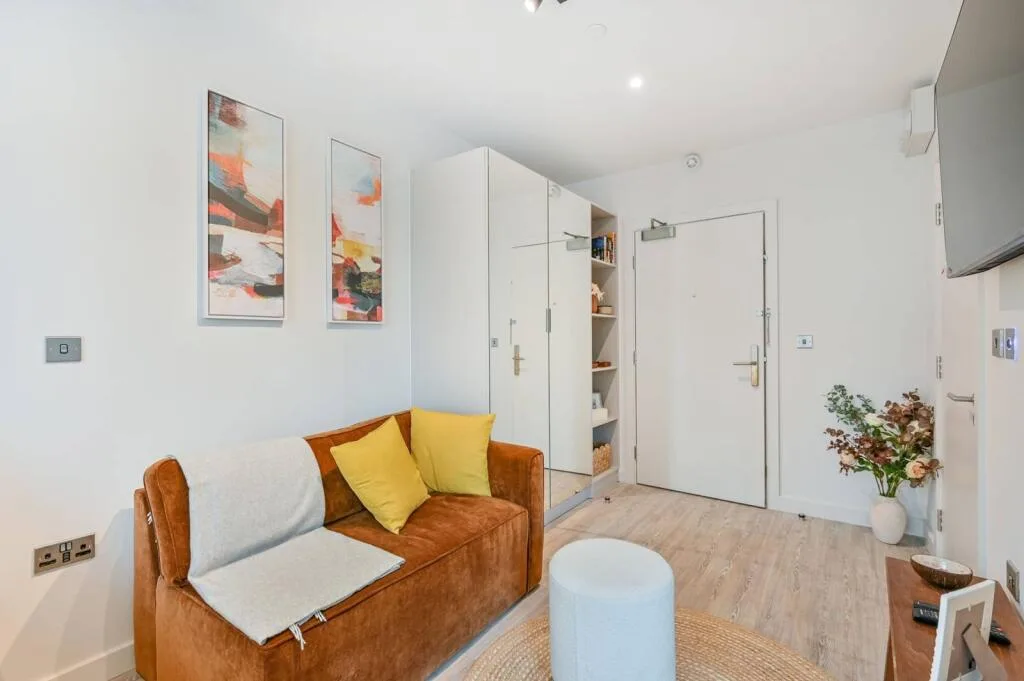 Studio flat for rent