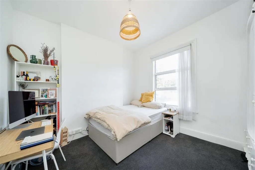 4 bedroom flat for rent