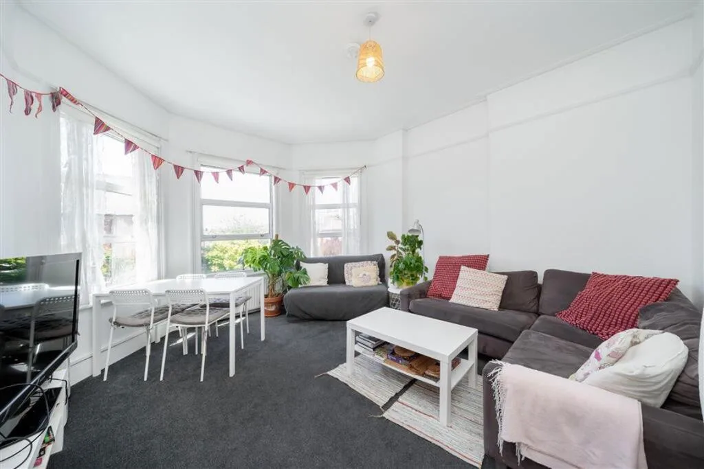 4 bedroom flat for rent