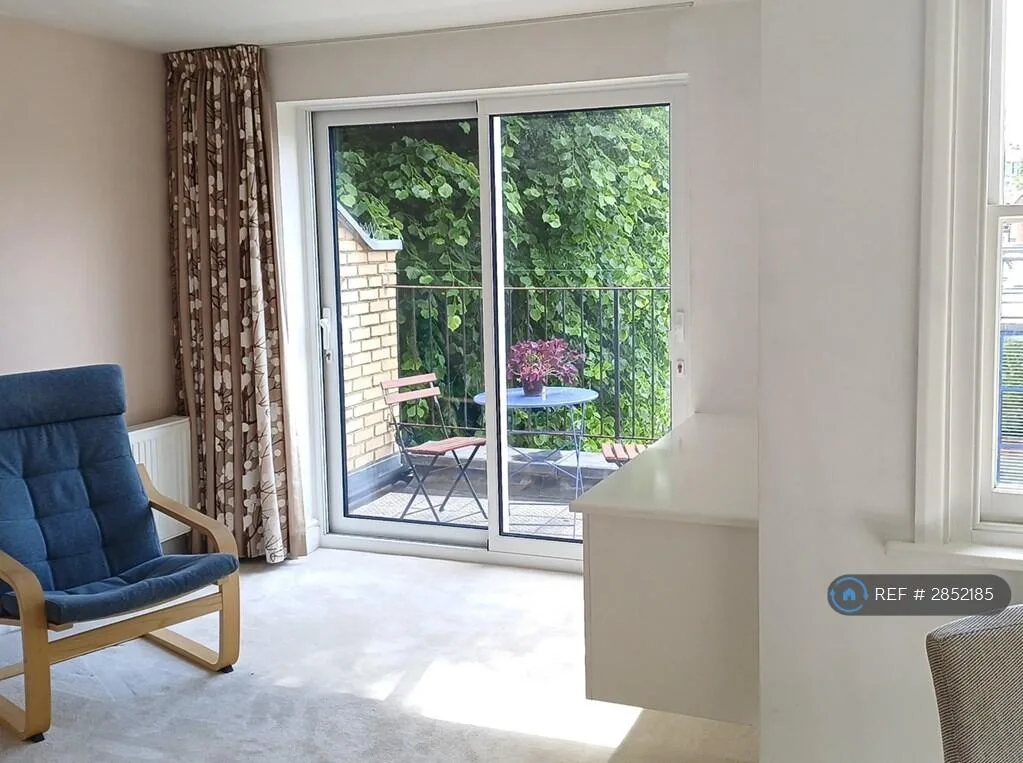 2 bedroom penthouse for rent