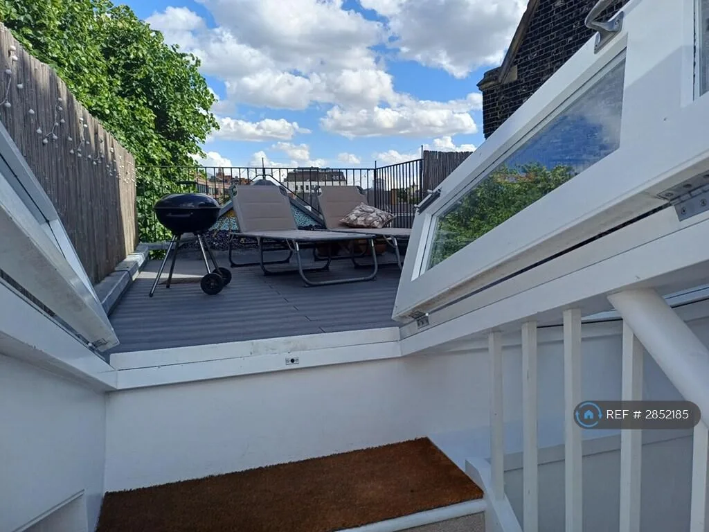 2 bedroom penthouse for rent